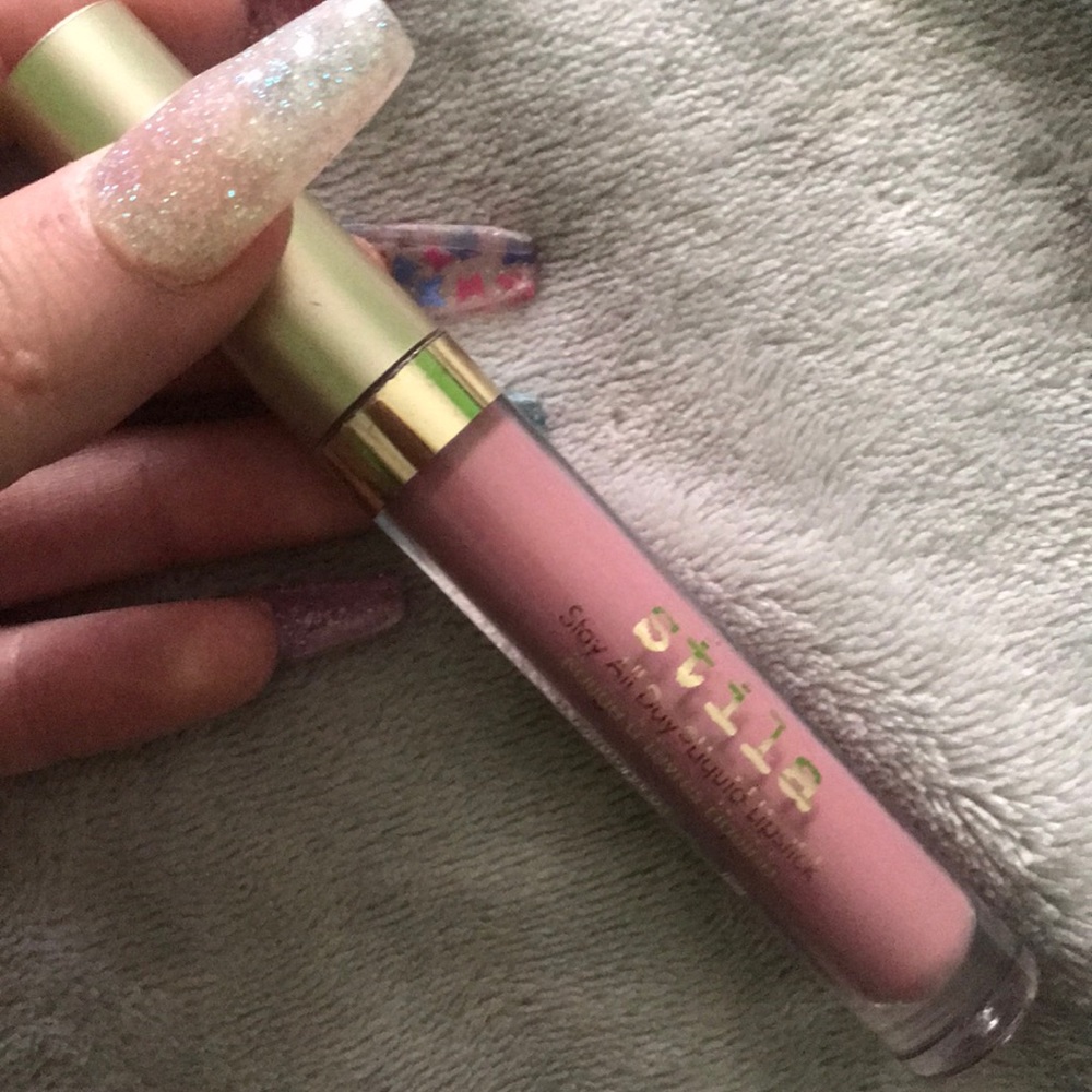 Liquid lipstick